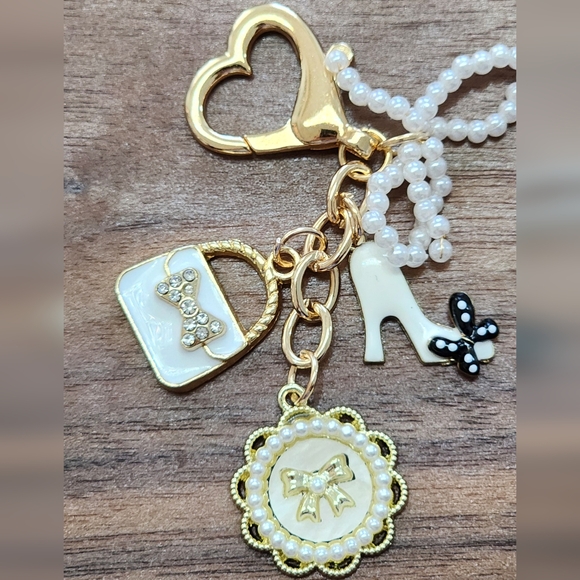 Gold and White Key Holder - Picture 5 of 5